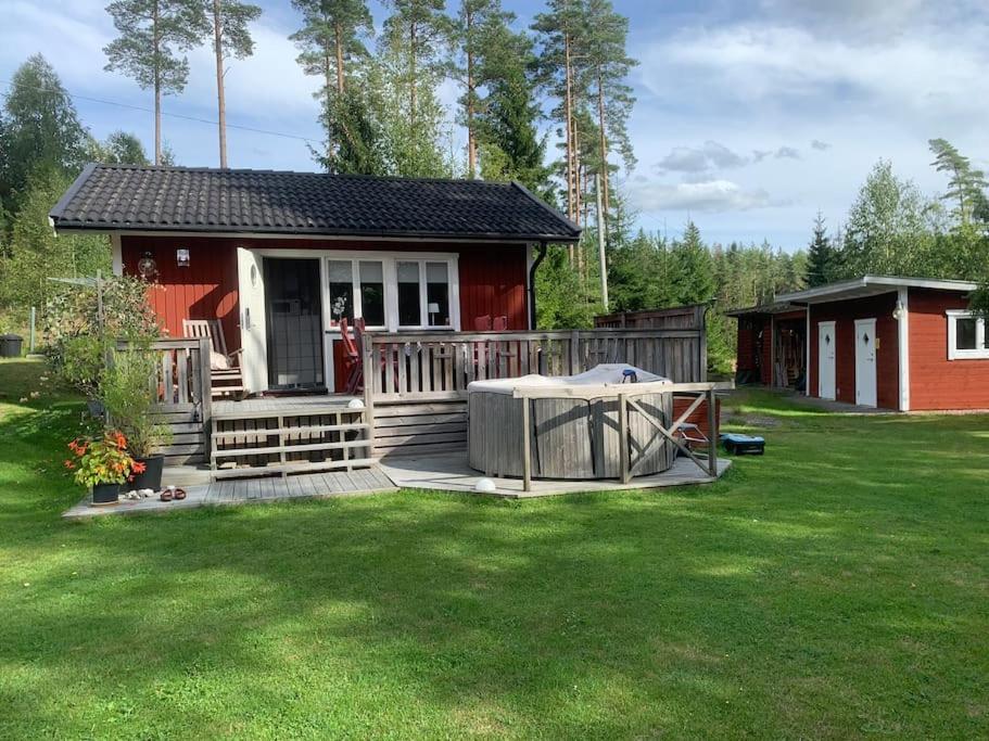 Egen Gäststuga med sjöutsikt Villa Mansarp Exteriör bild